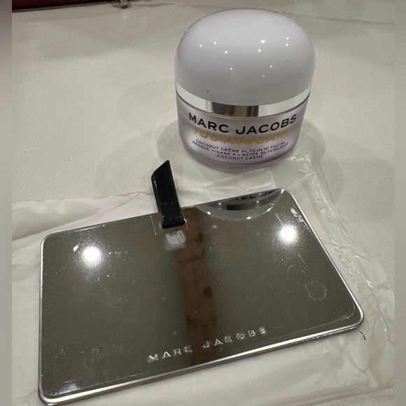 MARC JACOBS BACKPACK MIRROR YOUTH QUAKE MASK  BUNDLE - Picture 9 of 10